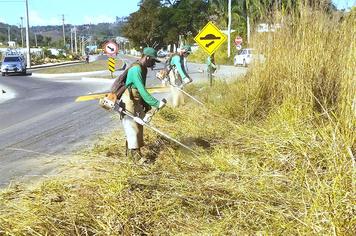 Saae informa: continua a capina e roçagem em vias públicas