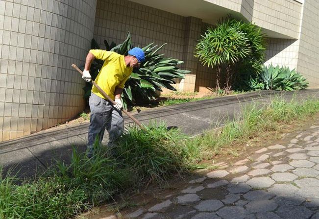 SAAE informa: continua a capina manual e roçagem mecânica em vias públicas