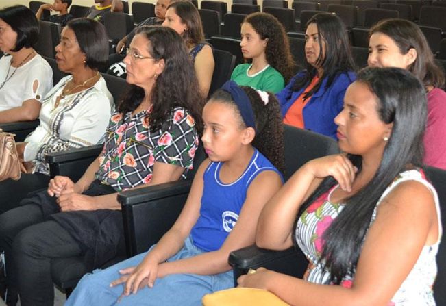 Alunas de Escola Municipais são premiadas em concurso de redação sobre o uso racional de água